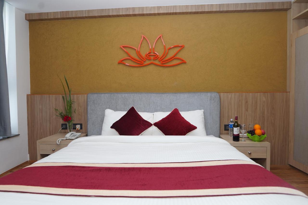 Lotus Shine & Amenities Hotel Kathmandu Ngoại thất bức ảnh